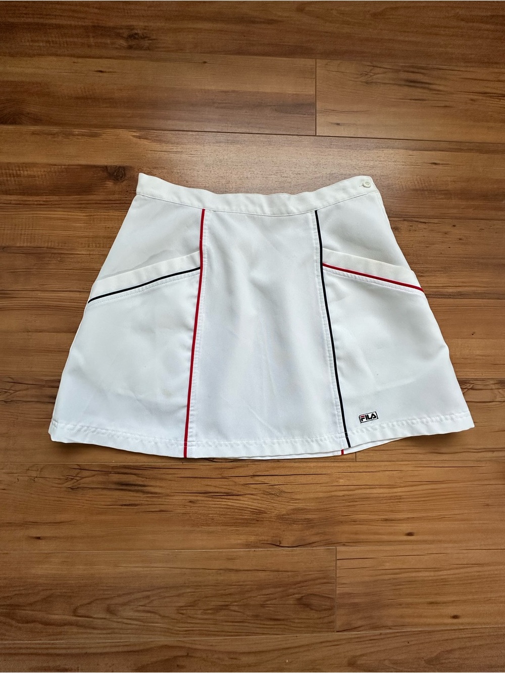 Vintage Fila white Tennis skirt Size 12 red navy piping and pockets